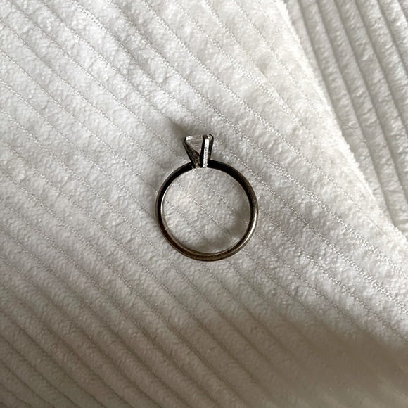 Sterling + Cubic Zirconia Stone Diamond Vintage Ring Size 8 - Picture 2 of 2